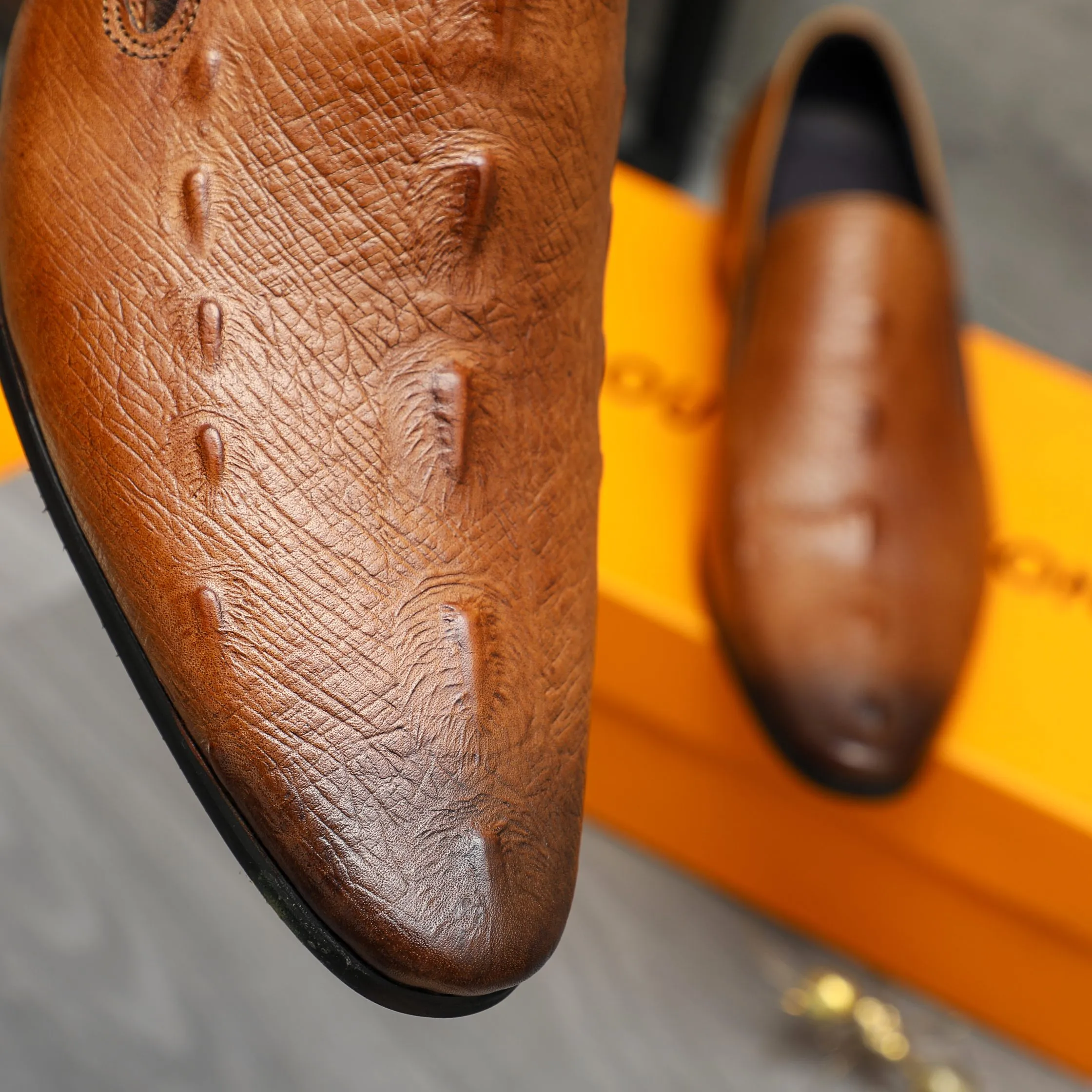 Men's shoes 💰500 Product trademark: LV "Louis Vuitton" business casual slip-on leather shoes Regular size: 37-46 Product material: Selected high-quality embossed cowhide upper, pigskin lining, rubber outsole